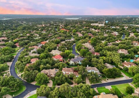 18 Hedgebrook Way, The Hills, TX 78738