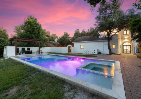 8 Glen Rock Drive, The Hills, TX 78738